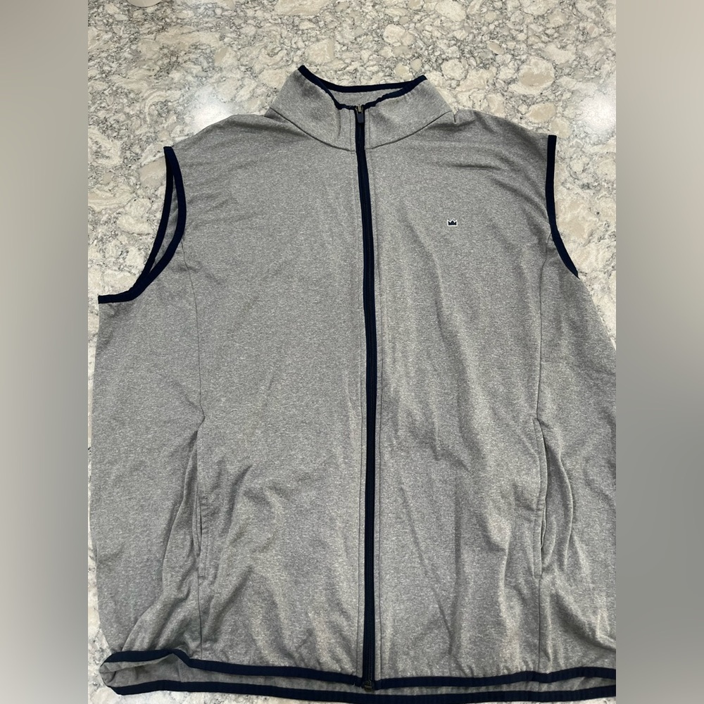 Crown & Ivy Men’s XL Gray Zip Up Vest